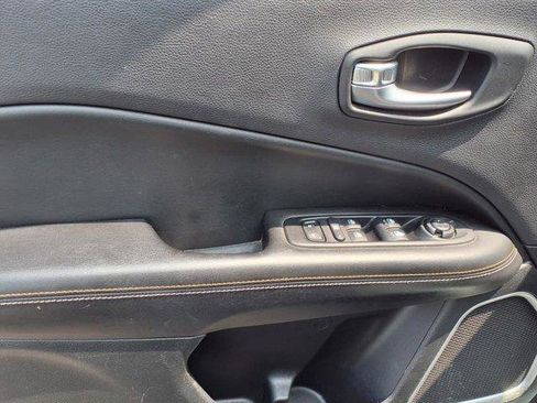 Used 2019 Jeep Compass Latitude w/ Popular Equipment Group image 21