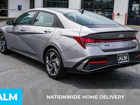 Used 2025 Hyundai Elantra Sport image 5