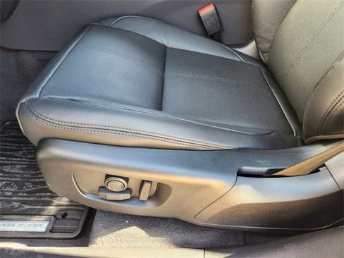 New 2025 Land Rover Range Rover Velar Dynamic SE image 22