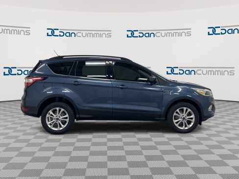 Used 2018 Ford Escape SE w/ SE Sync 3 Package AWD/4WD image 9