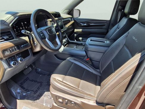 Used 2023 GMC Yukon XL Denali AWD/4WD image 21