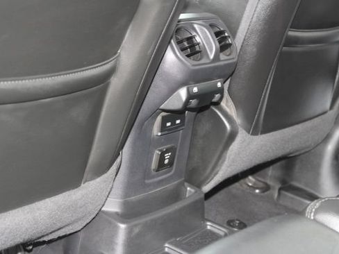 Used 2022 Jeep Wrangler Unlimited Sahara AWD/4WD image 37