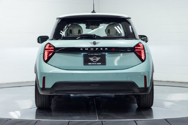 Used 2026 MINI Cooper S FWD image 7
