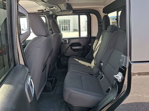 Used 2022 Jeep Gladiator Sport AWD/4WD image 14
