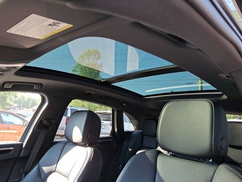 Used 2024 Porsche Macan S AWD/4WD image 15