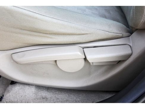 Used 2012 Toyota RAV4 Base w/ Value Pkg image 29