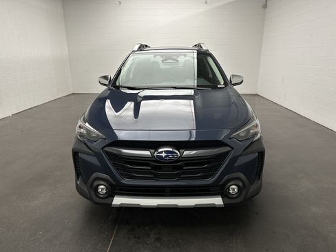 Used 2024 Subaru Outback Touring AWD/4WD image 3