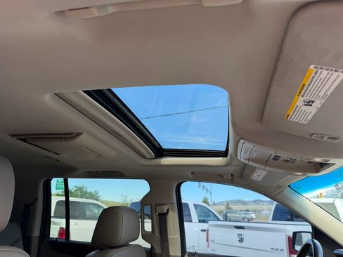 Used 2019 GMC Yukon XL SLT w/ Open Road Package AWD/4WD image 32
