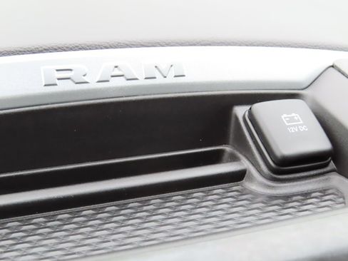 Used 2022 RAM 1500 Big Horn AWD/4WD image 13