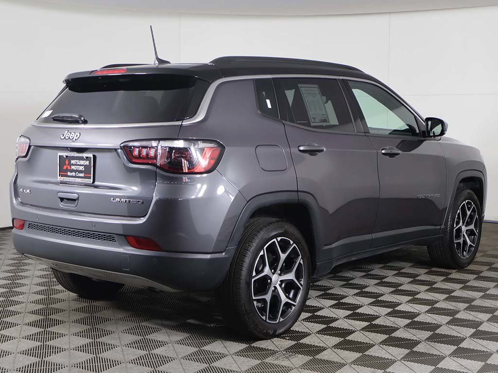 Used 2024 Jeep Compass Limited AWD/4WD image 9