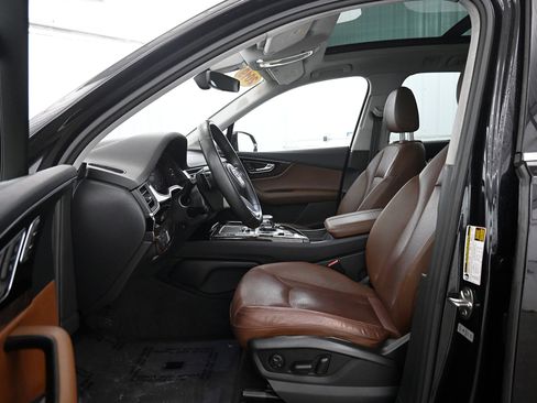 Used 2019 Audi Q7 3.0T Premium Plus w/ Premium Plus Package image 4