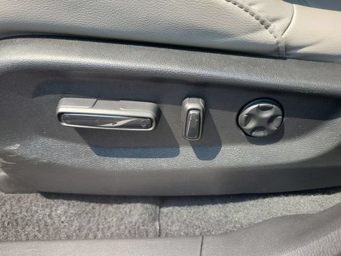Used 2021 Honda CR-V Touring image 39