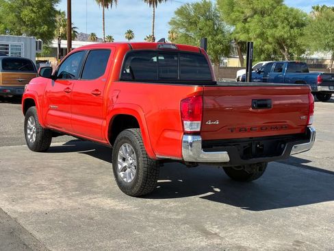 Used 2016 Toyota Tacoma SR5 w/ SR5 Appearance Package (SN) AWD/4WD image 5