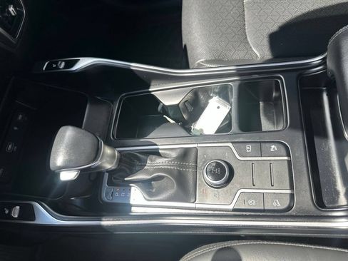 Used 2023 Kia Sorento S w/ Panoramic Sunroof Package AWD/4WD image 19