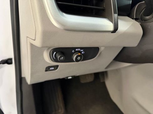 Used 2024 GMC Terrain SLE FWD image 13