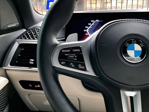 Used 2025 BMW X5 M60i w/ Executive Package image 23