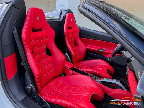 Used 2018 Ferrari 488 Spider image 31