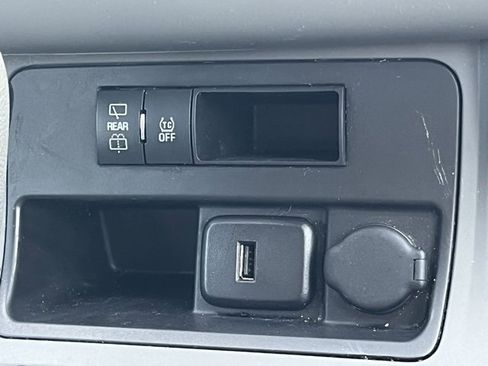 Used 2017 Chevrolet Traverse LS image 27