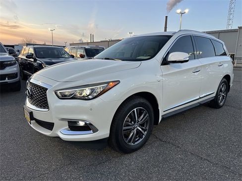 Used 2019 INFINITI QX60 Luxe w/ Essential Package image 9
