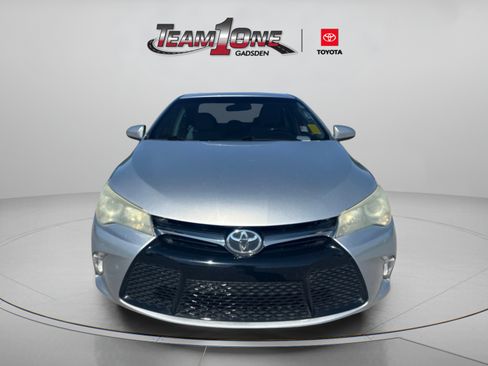 Used 2016 Toyota Camry SE FWD image 2