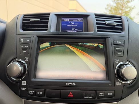 Used 2011 Toyota Highlander SE w/ Tow Pkg AWD/4WD image 20