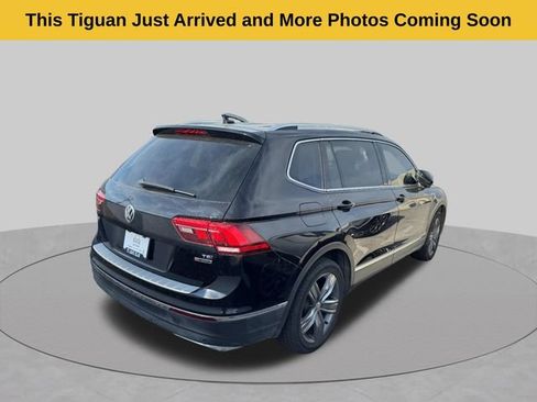 Used 2018 Volkswagen Tiguan SEL Premium AWD/4WD image 3