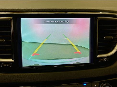 Used 2024 Chrysler Pacifica Touring-L image 23