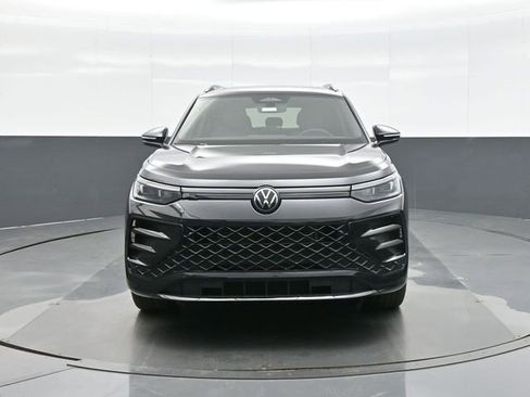 New 2026 Volkswagen Tiguan SE R-Line image 2