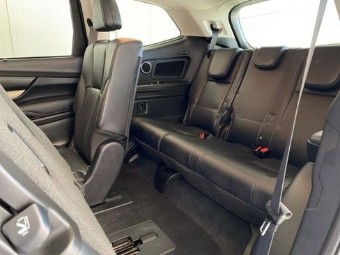 Used 2022 Subaru Ascent Limited w/ Technology Package AWD/4WD image 17