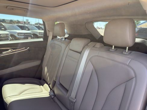 Used 2021 Lincoln Nautilus Reserve w/ Equipment Group 201A AWD/4WD image 12