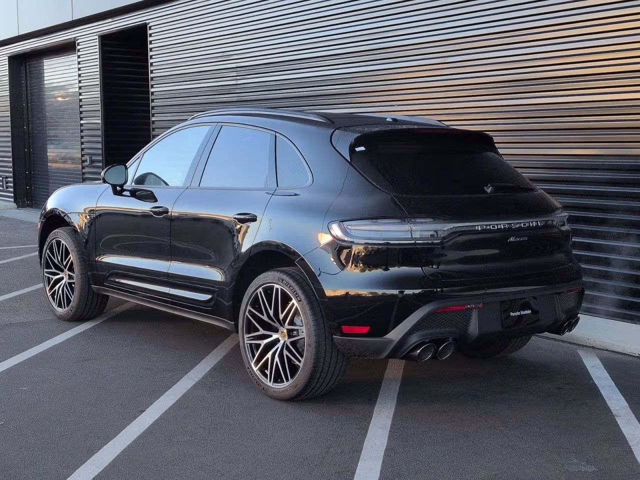 Certified 2026 Porsche Macan AWD/4WD image 3