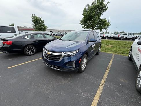 Used 2022 Chevrolet Equinox LT FWD image 2