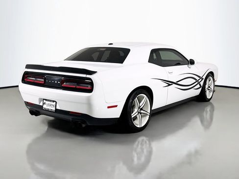 Used 2019 Dodge Challenger R/T w/ Driver Convenience Group image 5