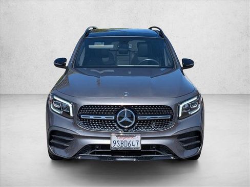 Used 2022 Mercedes-Benz GLB 250 4MATIC image 2