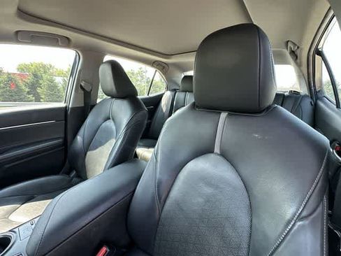Used 2018 Toyota Camry XSE FWD image 15