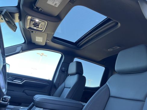 New 2026 GMC Sierra 1500 SLT w/ SLT Premium Package image 10