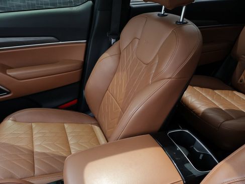 Certified 2024 Kia Telluride SX Prestige X-Line AWD/4WD image 28