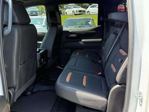 Certified 2024 GMC Sierra 1500 AT4 w/ AT4 Preferred Package AWD/4WD image 11