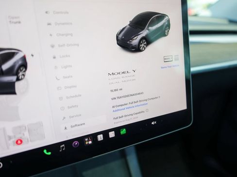 Used 2022 Tesla Model Y Long Range AWD/4WD image 17