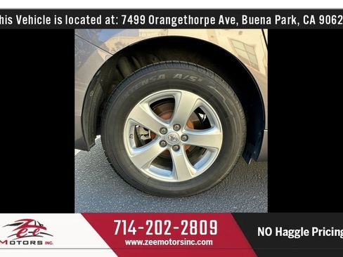 Used 2015 Toyota Sienna LE FWD image 56