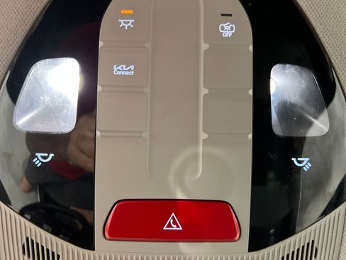 Used 2025 Kia K4 LXS image 50