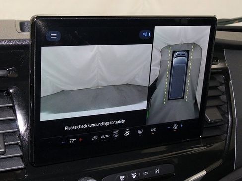 Used 2023 Ford Transit 350 XLT image 18