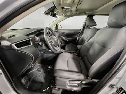 Used 2022 Toyota Corolla Cross LE w/ Moonroof Package AWD/4WD image 21