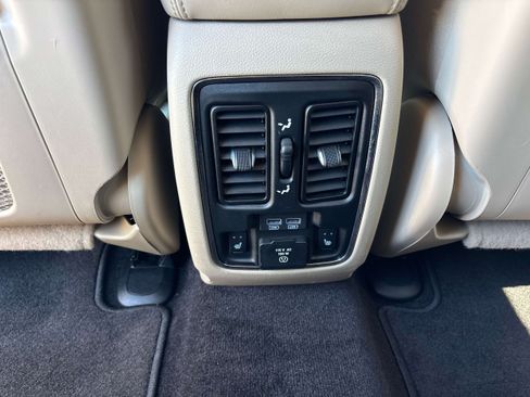 Certified 2017 Jeep Grand Cherokee Limited AWD/4WD image 16
