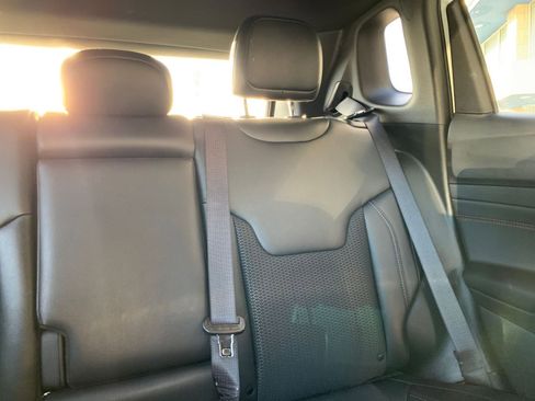 Used 2025 Jeep Compass Trailhawk image 36