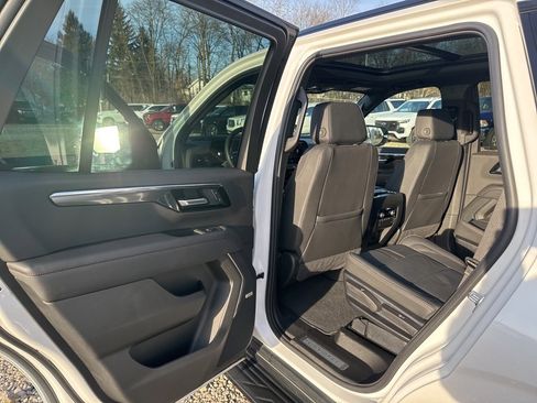 Used 2025 Chevrolet Tahoe RST w/ Comfort Package image 21