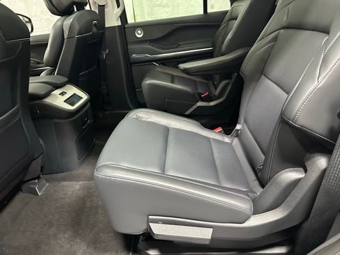 Used 2025 Lincoln Navigator Reserve image 47