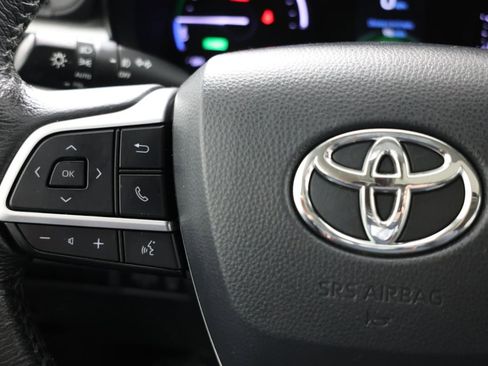 Used 2022 Toyota Sienna XLE image 26