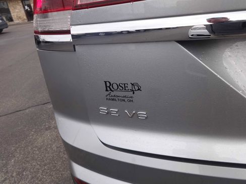 Used 2020 Volkswagen Atlas Cross Sport SE w/ Towing Package image 9