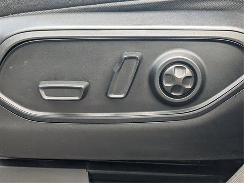 Used 2022 GMC Sierra 1500 SLT w/ SLT Premium Plus Package image 17